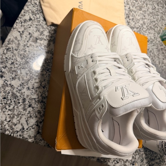 Louis Vuitton Monogram White Sneakers - Picture 3 of 6